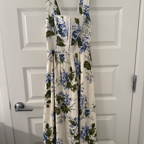 Reformation Tagliatelle linen hydrangea print dress - Picture 2 of 4